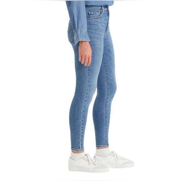 NWT-Levi's 720 Women’s High Rise Super Skinny Jeans - Picture 3 of 3